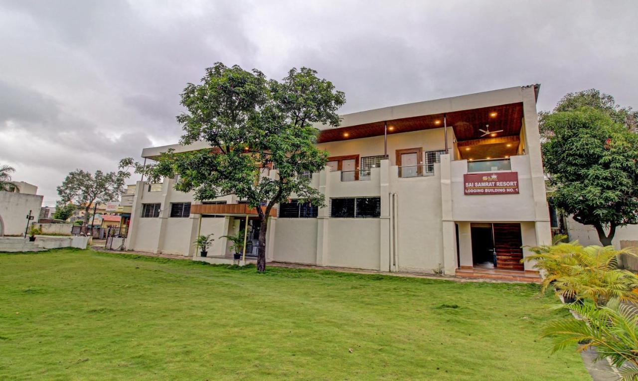 Sai Samrat Resort Satara Exterior foto