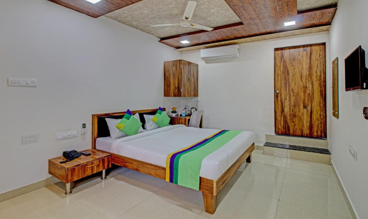Sai Samrat Resort Satara Exterior foto